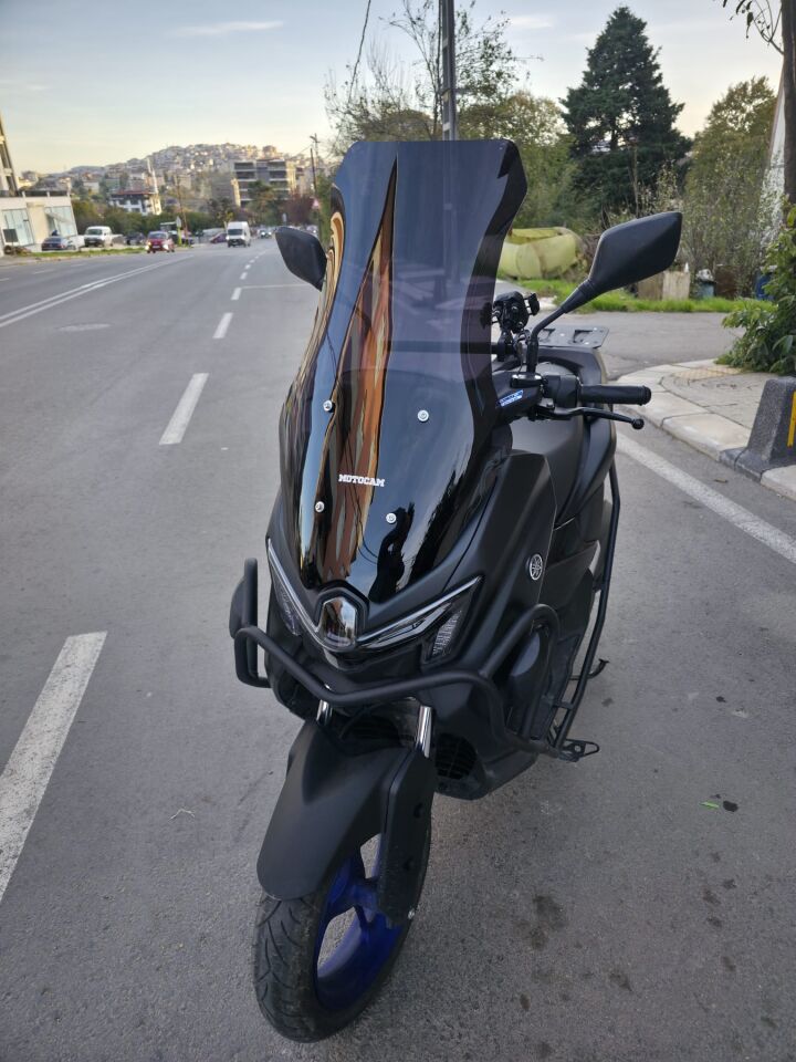 MOTOCAM Yamaha Nmax Ön Cam 2025-2026 Model 72cm Siyah Renkli 4mm
