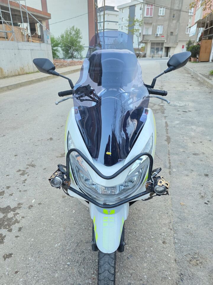 MOTOCAM Honda PCX Ön Cam 2014-2017 Model 65cm Füme Renkli 4mm ORTA BOYLU