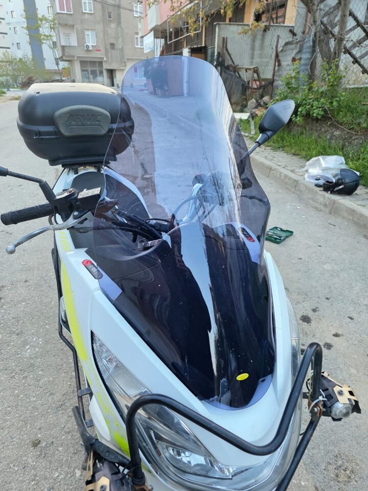 MOTOCAM Honda PCX Ön Cam 2014-2017 Model 65cm Füme Renkli 4mm ORTA BOYLU