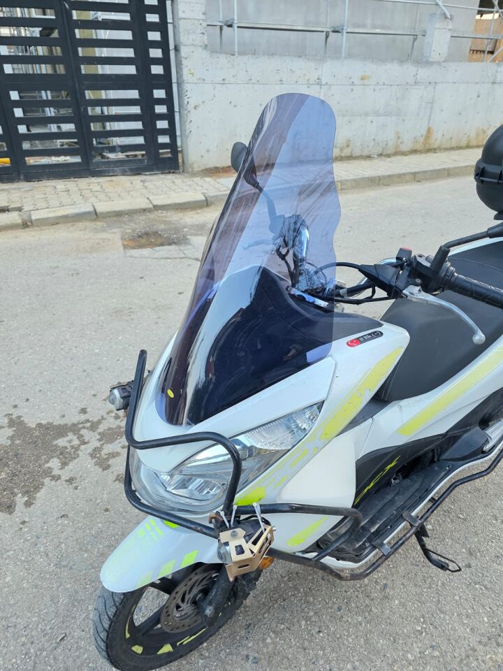 MOTOCAM Honda PCX Ön Cam 2014-2017 Model 65cm Füme Renkli 4mm ORTA BOYLU