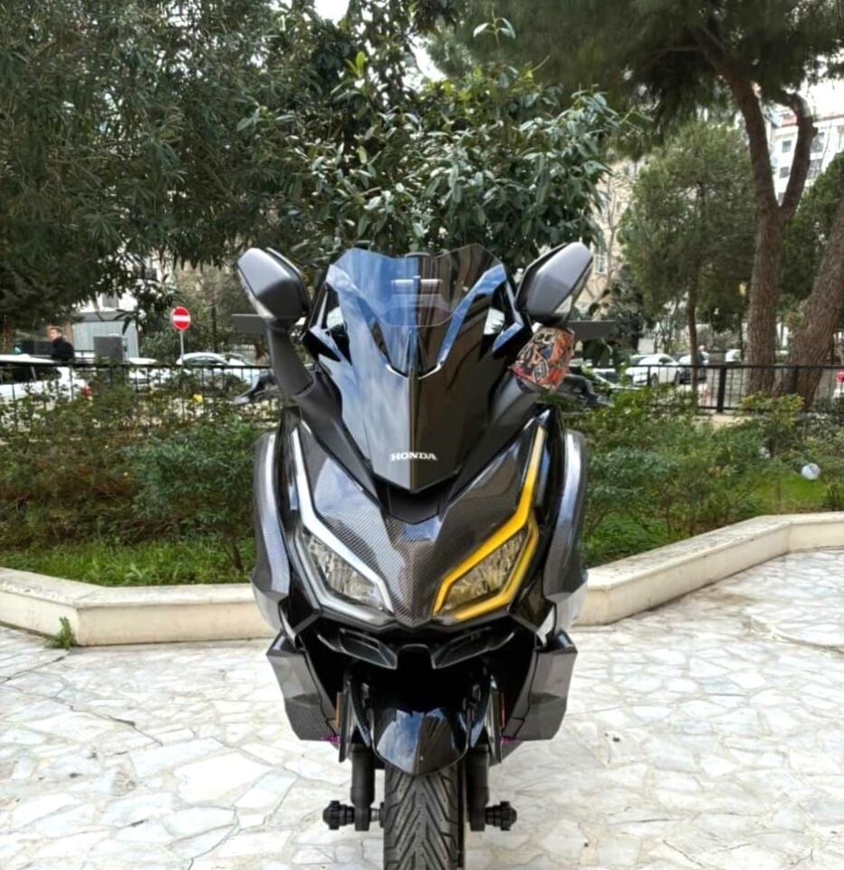 MOTOCAM Honda Forza 250 Ön Cam 2021-2026 Model 43cm Füme Renkli 4mm ORİJİNAL BOYLU