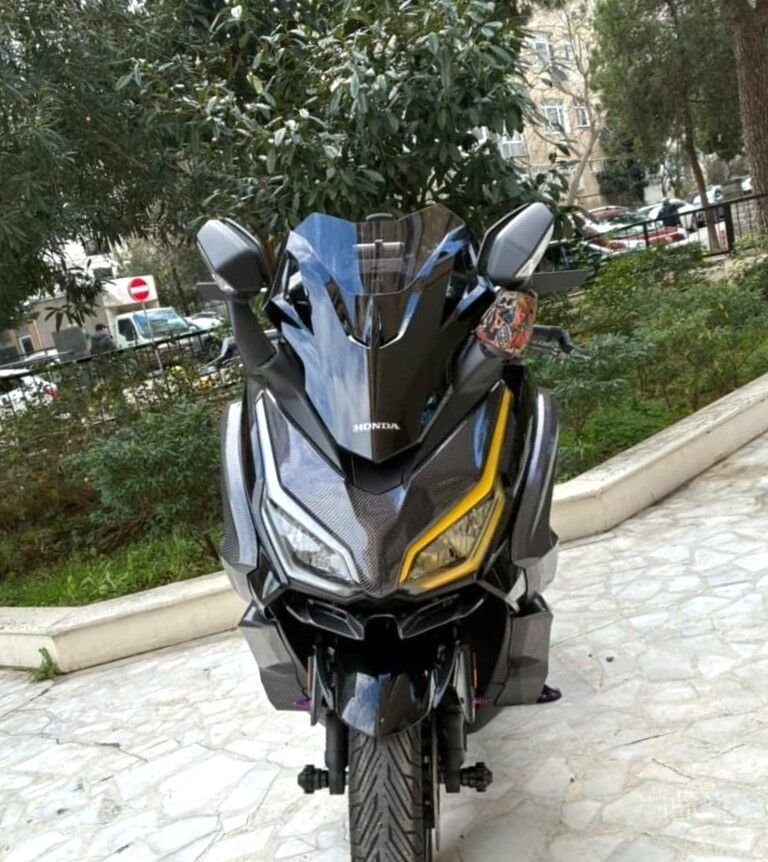 MOTOCAM Honda Forza 250 Ön Cam 2021-2026 Model 43cm Füme Renkli 4mm ORİJİNAL BOYLU