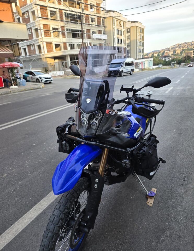 MOTOCAM Yamaha Tenere 700 World Raid Ön Cam 2023-2024 Model 45cm Füme Renkli 4mm