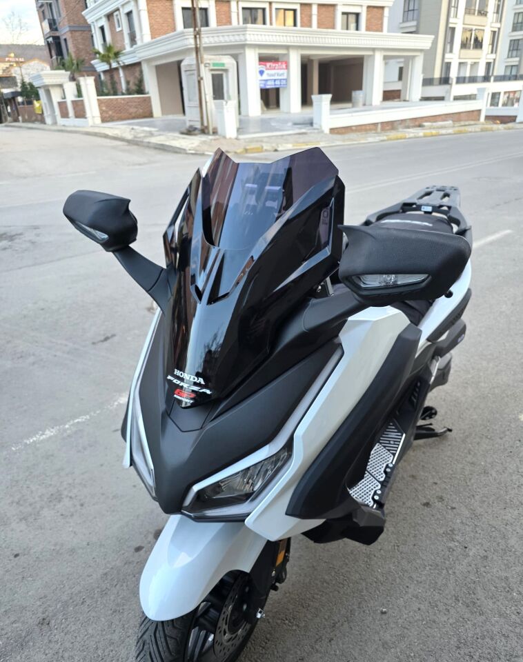 MOTOCAM Honda Forza 250 Ön Cam 2021-2026 Model 43cm Siyah Renkli 4mm ORİJİNAL BOYLU