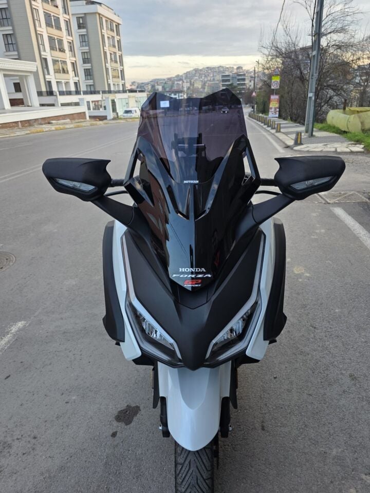 MOTOCAM Honda Forza 250 Ön Cam 2021-2026 Model 43cm Siyah Renkli 4mm ORİJİNAL BOYLU