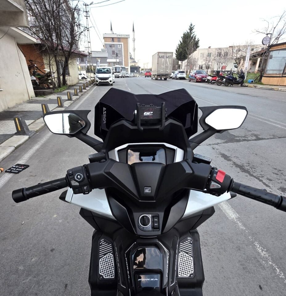 MOTOCAM Honda Forza 250 Ön Cam 2021-2026 Model 43cm Siyah Renkli 4mm ORİJİNAL BOYLU