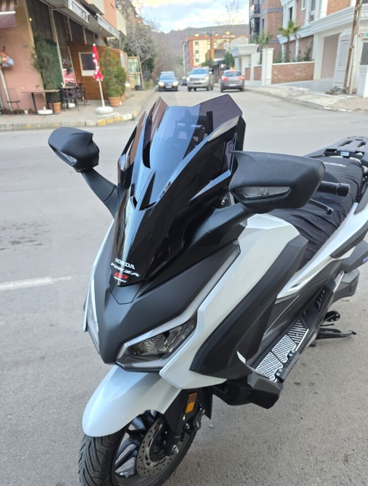 MOTOCAM Honda Forza 250 Ön Cam 2021-2026 Model 43cm Siyah Renkli 4mm ORİJİNAL BOYLU