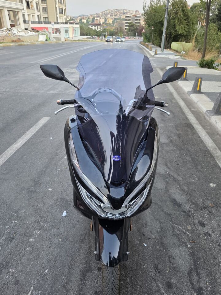 MOTOCAM Honda PCX Ön Cam 2018-2020 Model 65cm Füme Renkli 4mm ORTA BOYLU