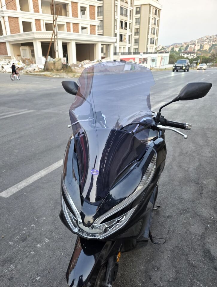 MOTOCAM Honda PCX Ön Cam 2018-2020 Model 65cm Füme Renkli 4mm ORTA BOYLU