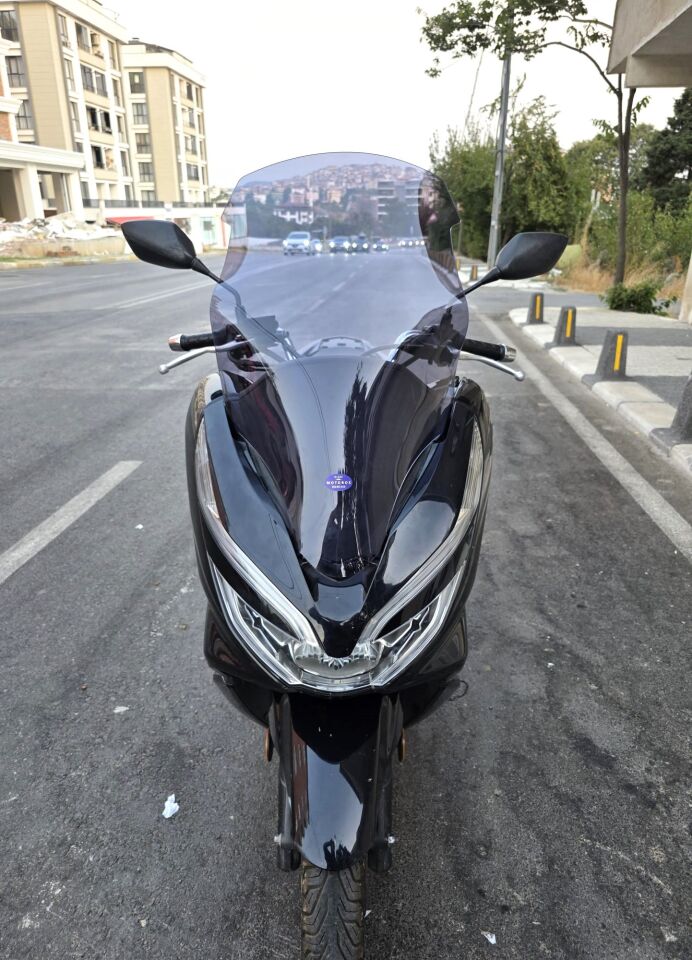 MOTOCAM Honda PCX Ön Cam 2018-2020 Model 65cm Füme Renkli 4mm ORTA BOYLU