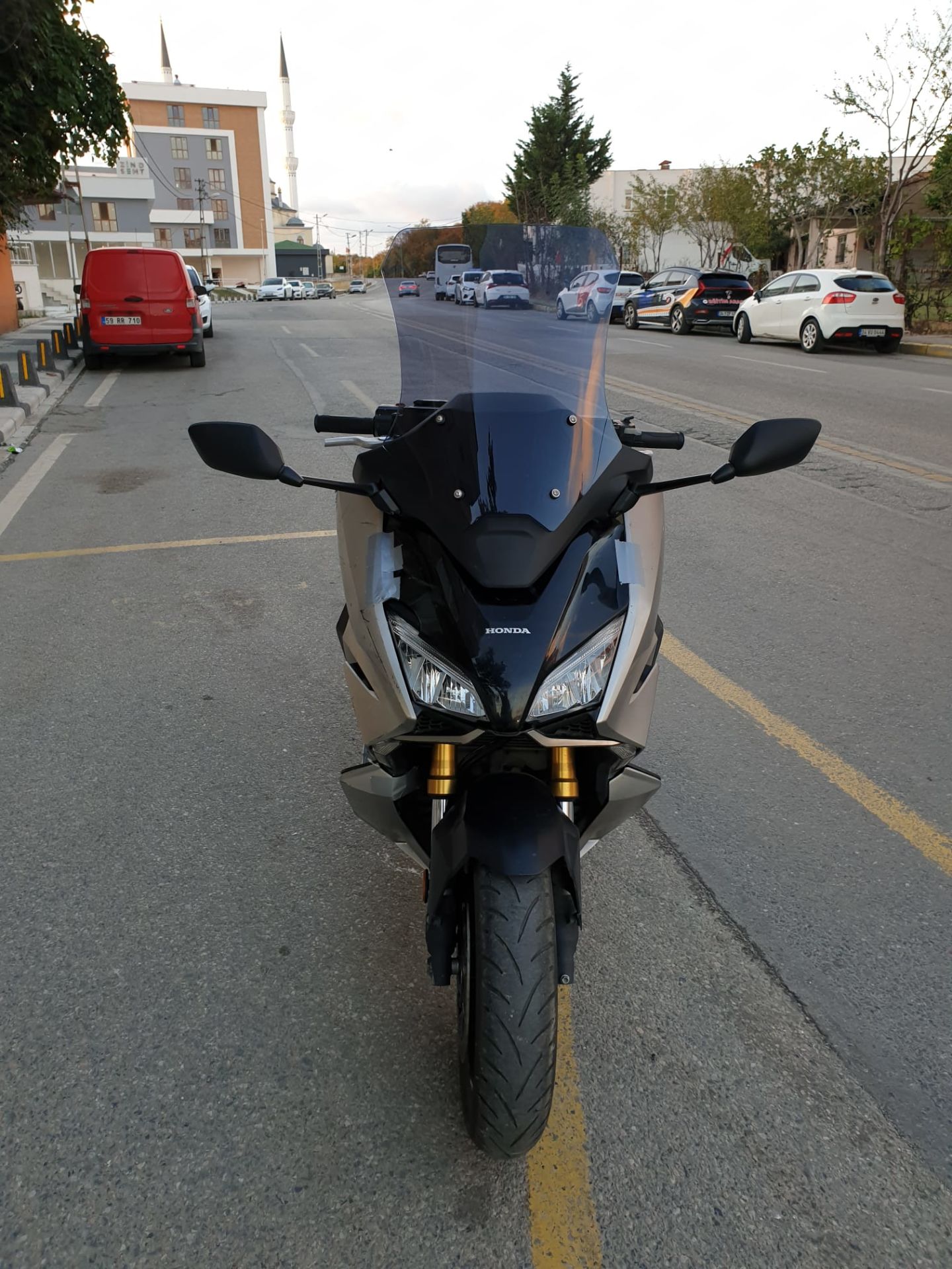 Honda Forza NSS 750 Ön Cam 2021-2023 Model 55cm