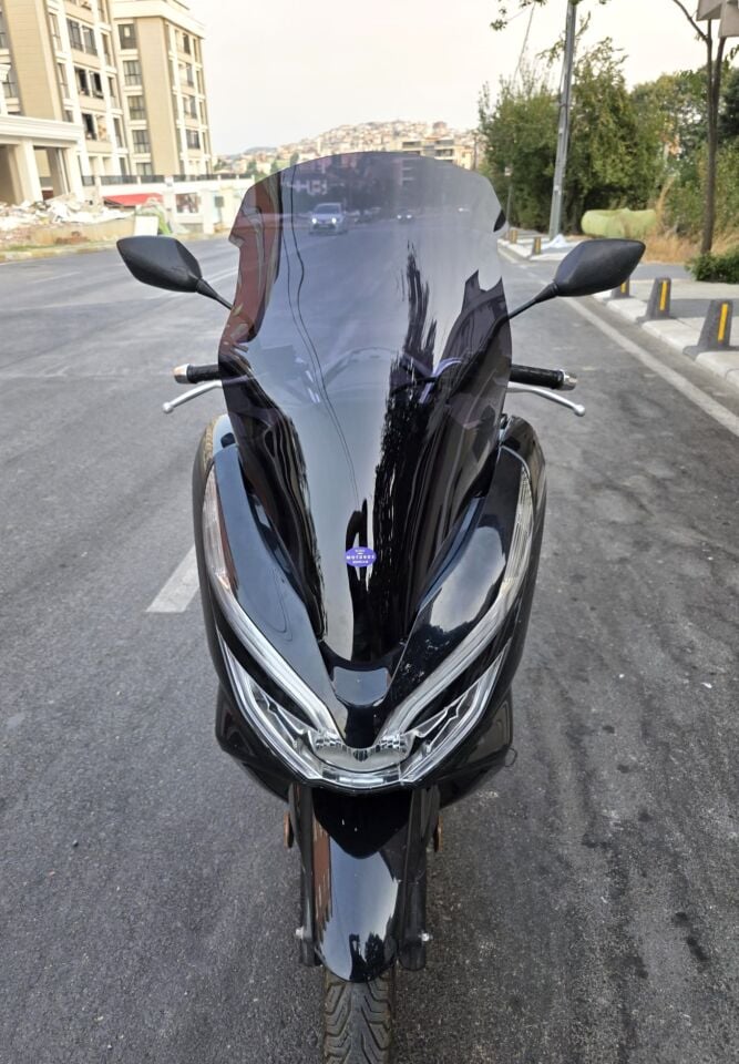 MOTOCAM Honda PCX Ön Cam 2018-2020 Model 65cm Siyah Renkli 4mm ORTA BOYLU