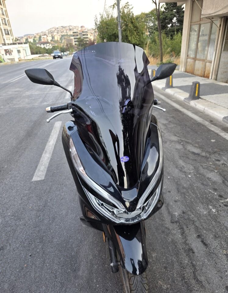 MOTOCAM Honda PCX Ön Cam 2018-2020 Model 65cm Siyah Renkli 4mm ORTA BOYLU