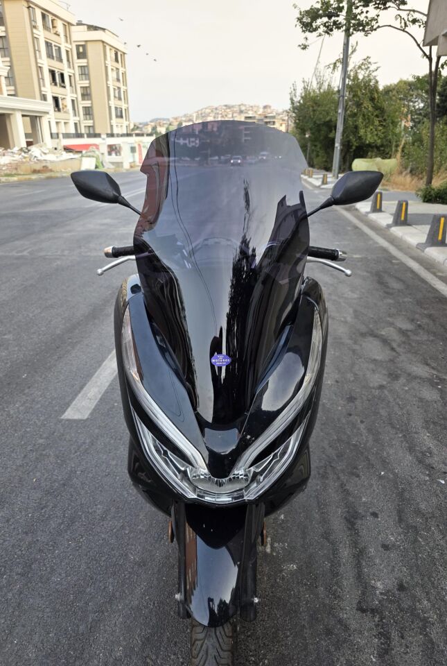 MOTOCAM Honda PCX Ön Cam 2018-2020 Model 65cm Siyah Renkli 4mm ORTA BOYLU