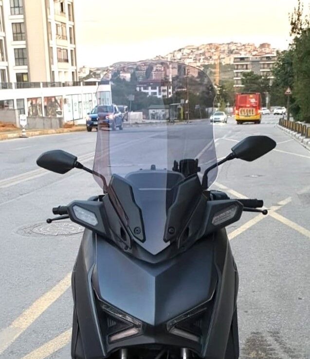 MOTOCAM Yamaha Xmax Ön Cam 2023-2026 Model 65cm Füme Renkli 4mm