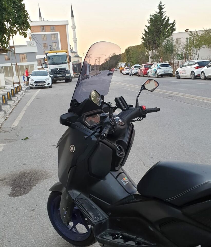 MOTOCAM Yamaha Xmax Ön Cam 2023-2026 Model 65cm Füme Renkli 4mm