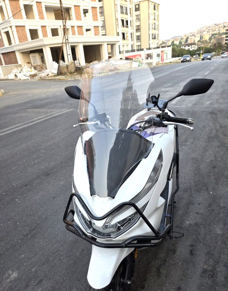 MOTOCAM Honda PCX Ön Cam 2018-2020 Model 65cm Şeffaf Renkli 4mm ORTA BOYLU