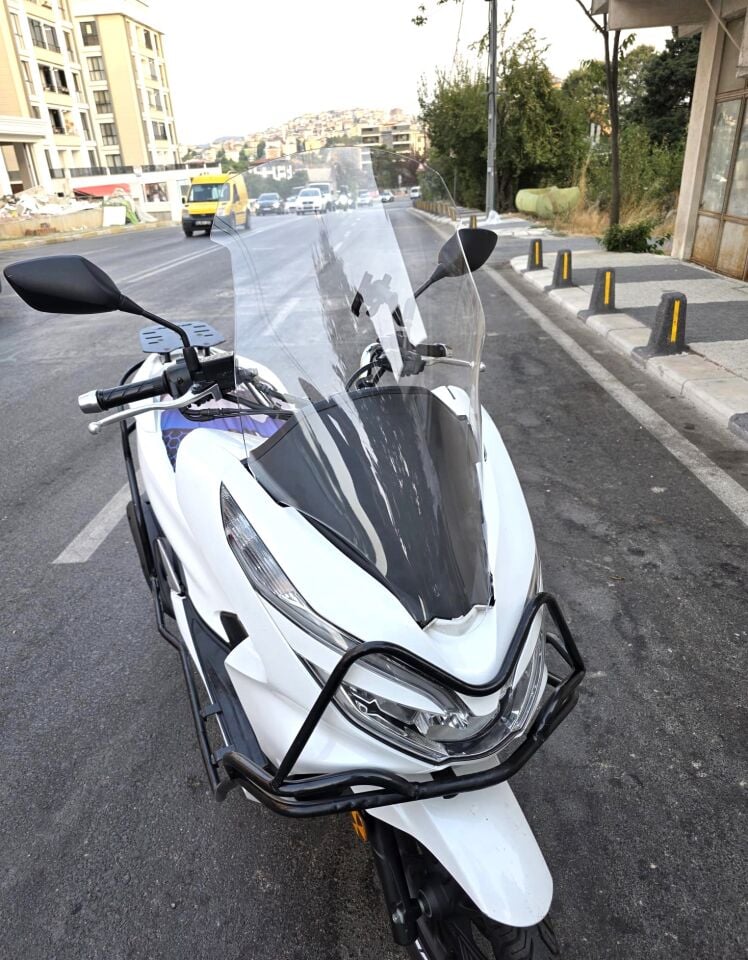 MOTOCAM Honda PCX Ön Cam 2018-2020 Model 65cm Şeffaf Renkli 4mm ORTA BOYLU