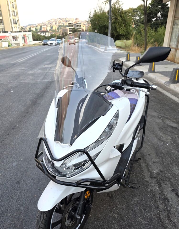 MOTOCAM Honda PCX Ön Cam 2018-2020 Model 65cm Şeffaf Renkli 4mm ORTA BOYLU