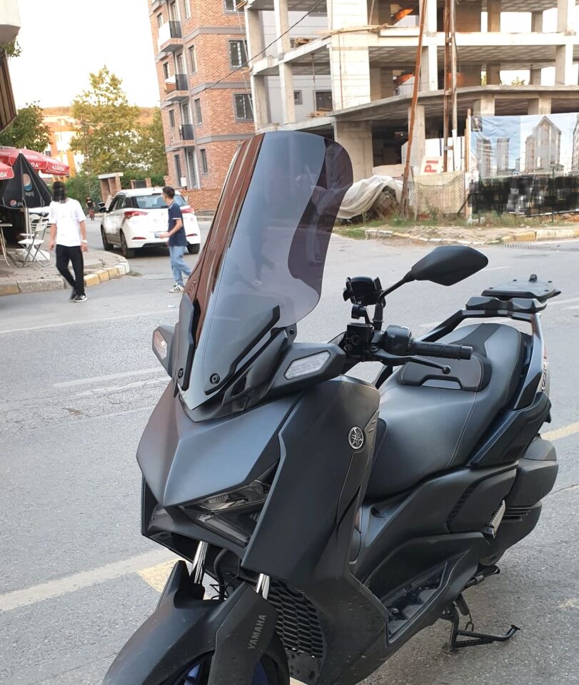 MOTOCAM Yamaha Xmax Ön Cam 2023-2026 Model 65cm Siyah Renkli 4mm