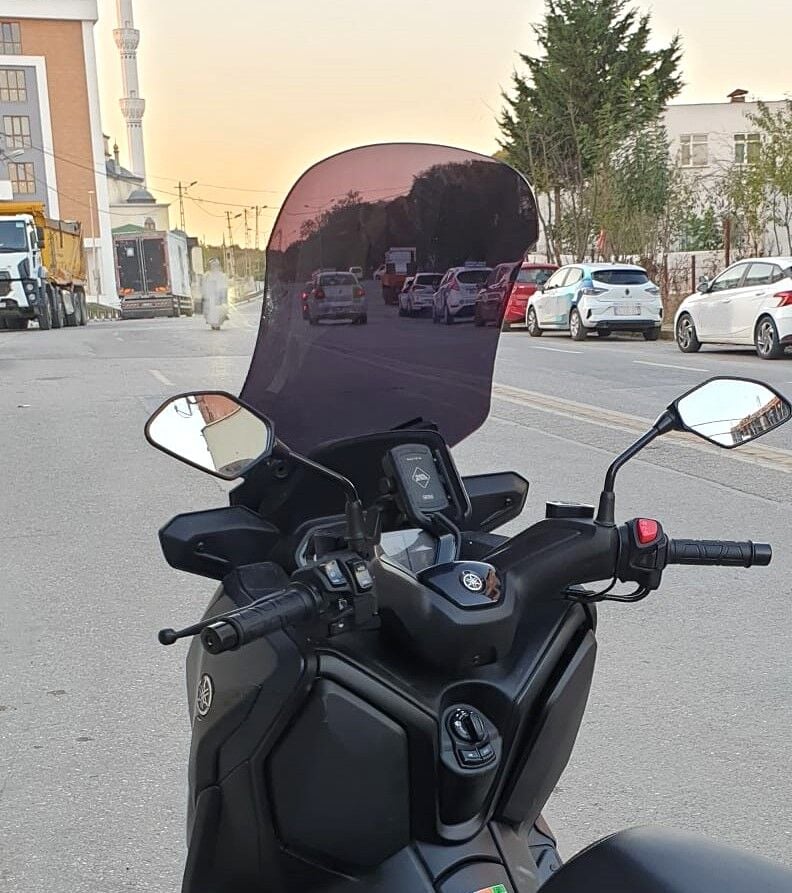 MOTOCAM Yamaha Xmax Ön Cam 2023-2026 Model 65cm Siyah Renkli 4mm