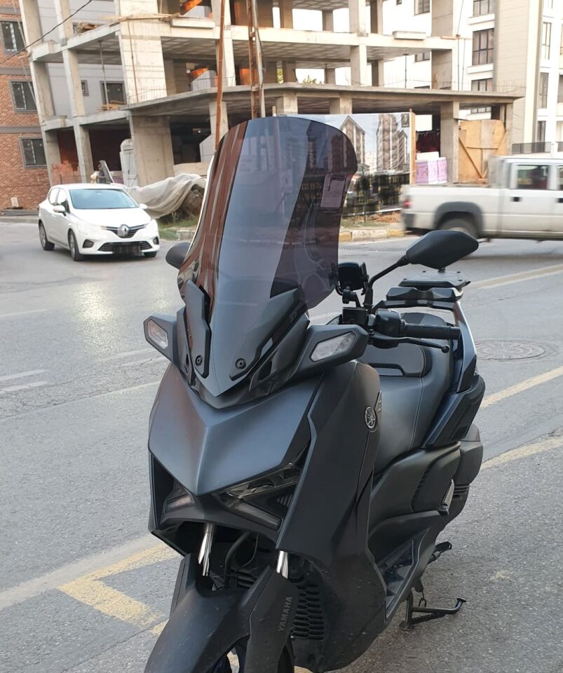 MOTOCAM Yamaha Xmax Ön Cam 2023-2026 Model 65cm Siyah Renkli 4mm