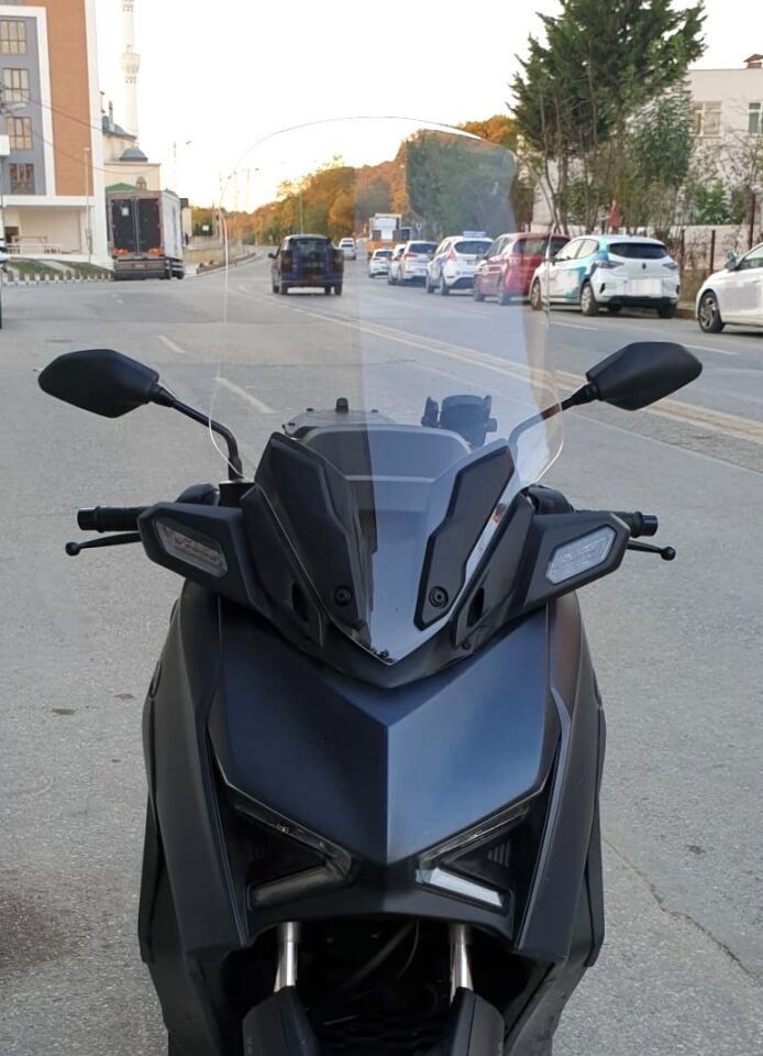 MOTOCAM Yamaha Xmax Ön Cam 2023-2026 Model 65cm Şeffaf Renkli 4mm