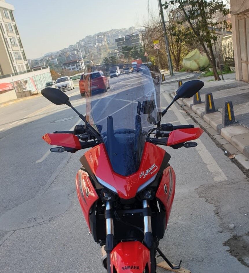 MOTOCAM Yamaha Tracer 700 Ön Cam 2021-2026 Model 59cm Füme Renkli 4mm