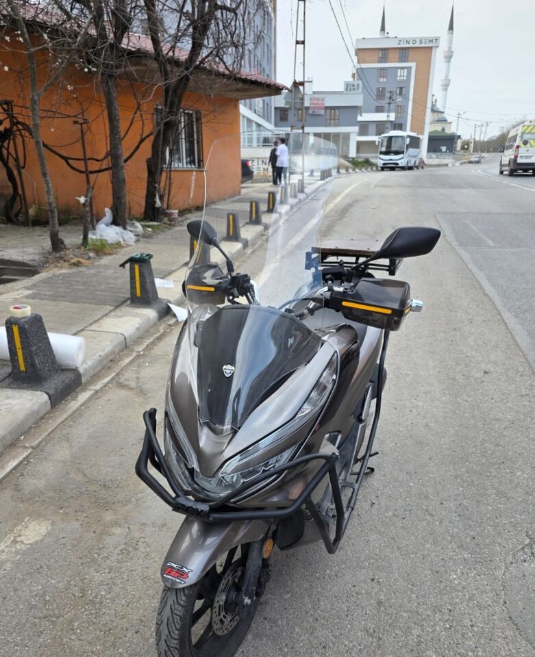 MOTOCAM Honda PCX Ön Cam 2018-2020 Model 83cm Şeffaf Renkli 4mm UZUN