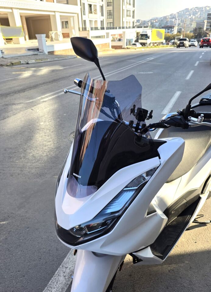 MOTOCAM Honda PCX Ön Cam 2021-2024 Model 47cm Füme Renkli 4mm SPORTİF