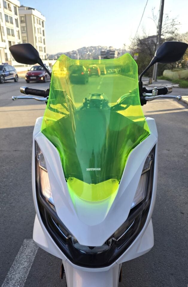 MOTOCAM Honda PCX Ön Cam 2021-2024 Model 47cm Neon Sarı Renkli 4mm SPORTİF