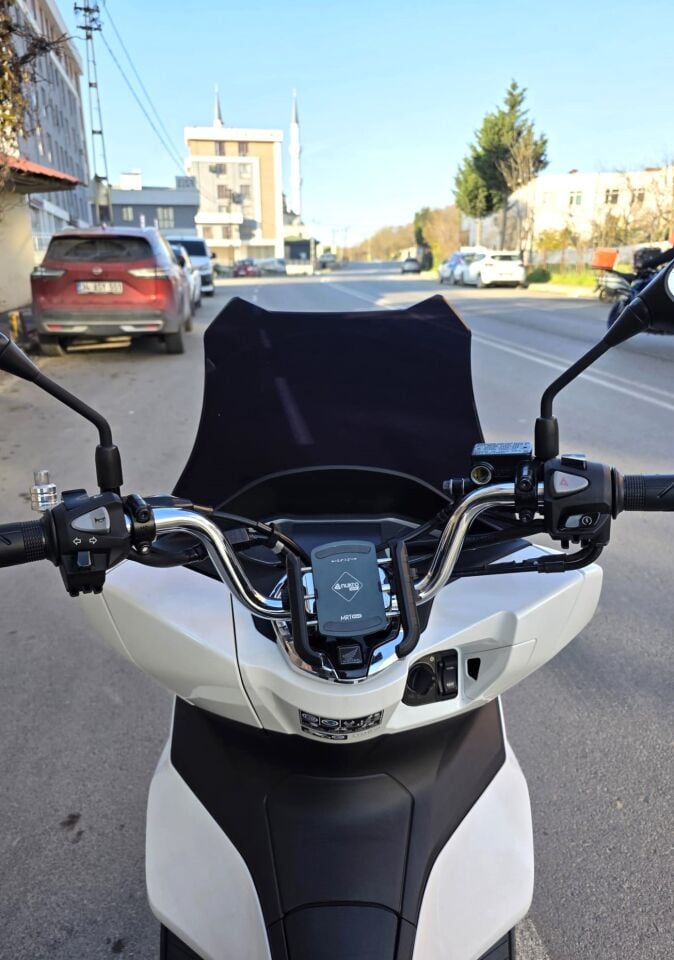 MOTOCAM Honda PCX Ön Cam 2021-2024 Model 47cm Siyah Renkli 4mm SPORTİF