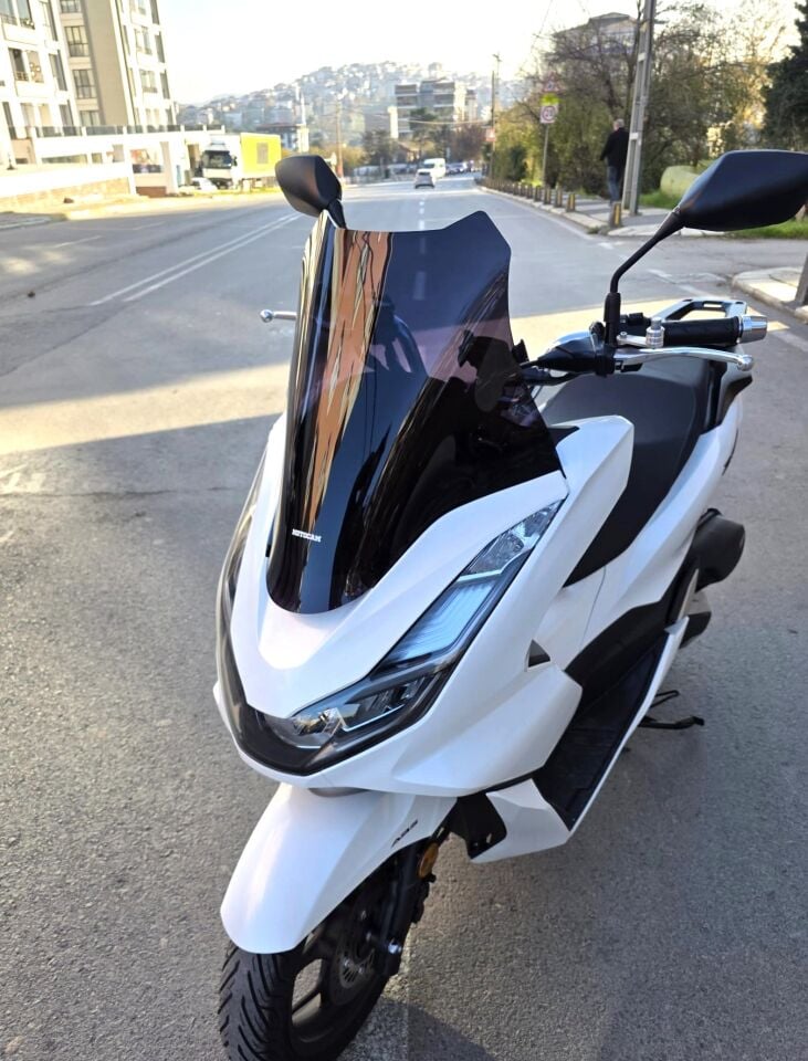 MOTOCAM Honda PCX Ön Cam 2021-2024 Model 47cm Siyah Renkli 4mm SPORTİF