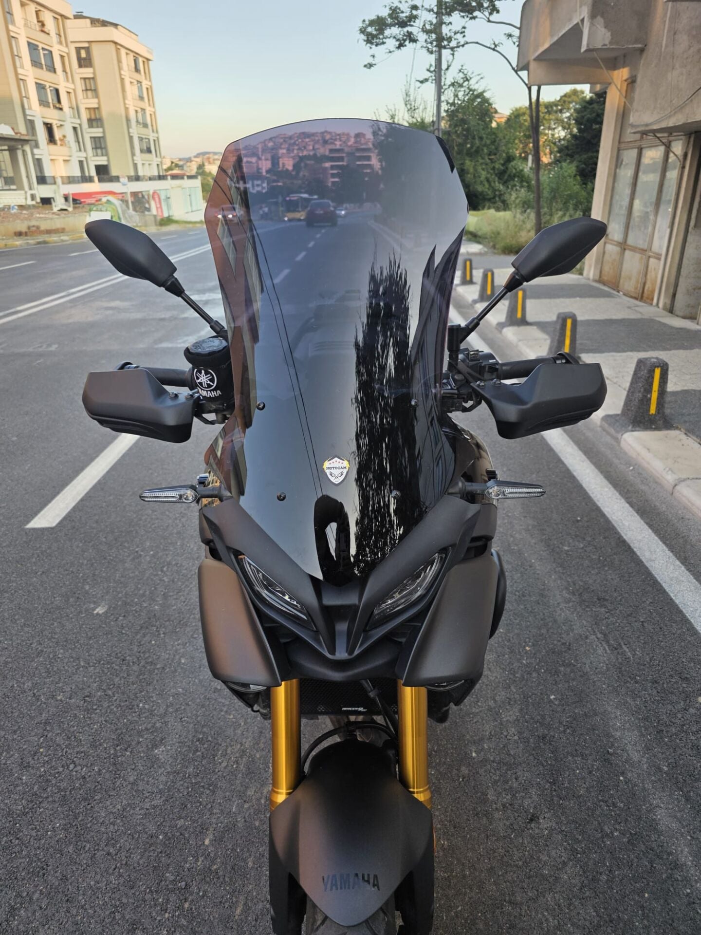 MOTOCAM Yamaha Tracer 900 Ön Cam 2023-2026 Model 61cm Siyah Renkli 4mm