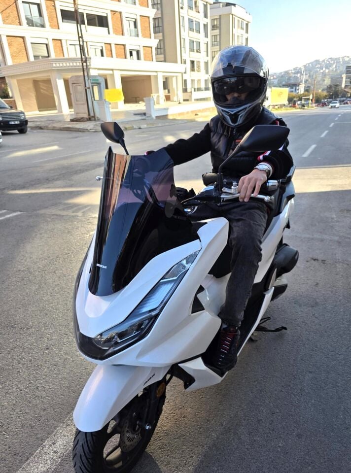 MOTOCAM Honda PCX Ön Cam 2021-2024 Model 47cm Siyah Renkli 4mm SPORTİF