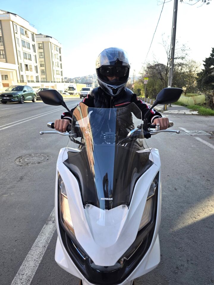 MOTOCAM Honda PCX Ön Cam 2021-2024 Model 47cm Şeffaf Renkli 4mm SPORTİF