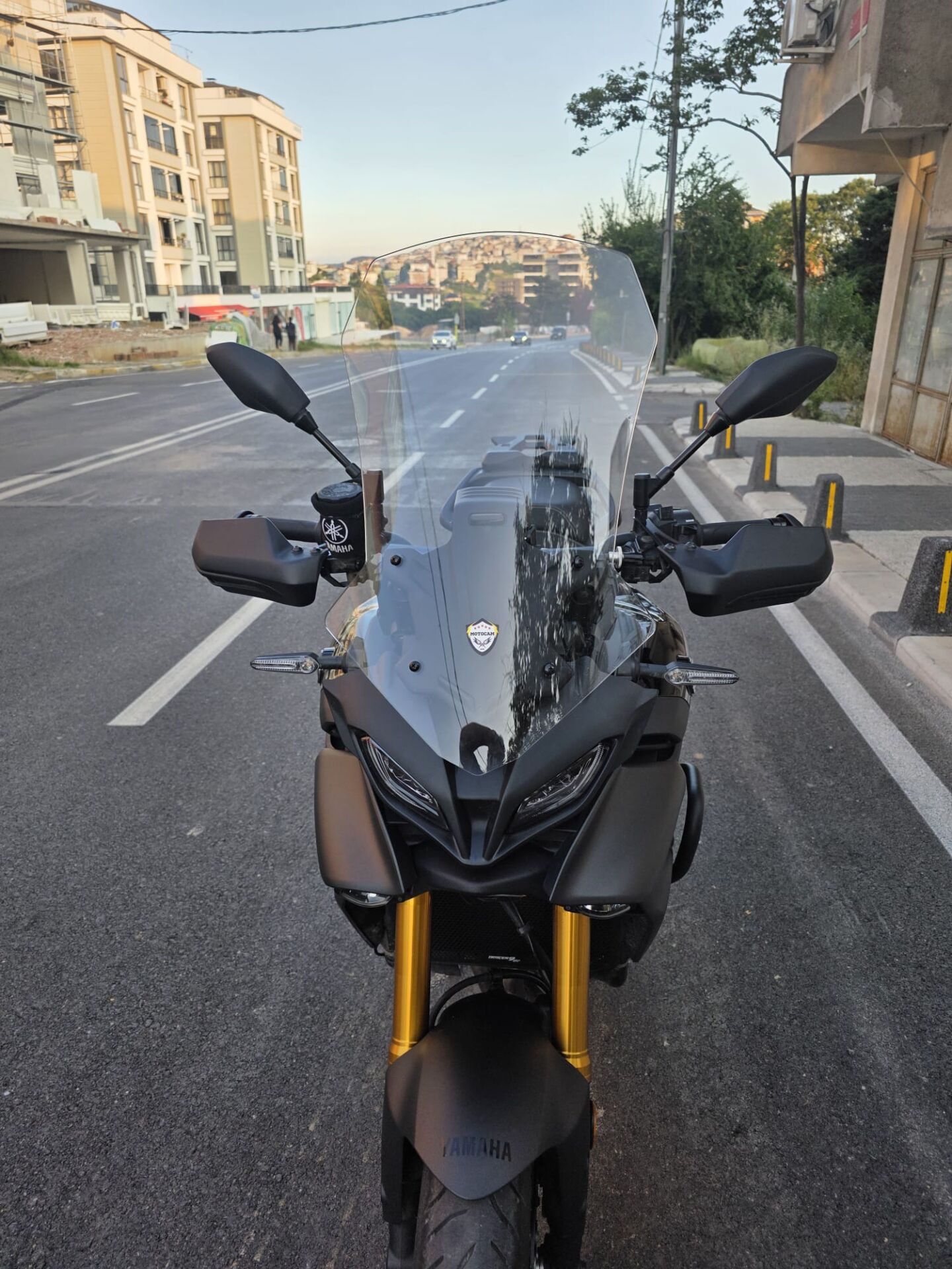 MOTOCAM Yamaha Tracer 900 Ön Cam 2023-2026 Model 61cm Şeffaf Renkli 4mm Uzun