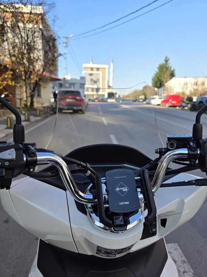 MOTOCAM Honda PCX Ön Cam 2021-2024 Model 47cm Şeffaf Renkli 4mm SPORTİF