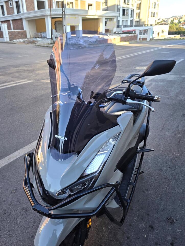 MOTOCAM Honda PCX Ön Cam 2021-2024 Model 65cm Füme Renkli 4mm