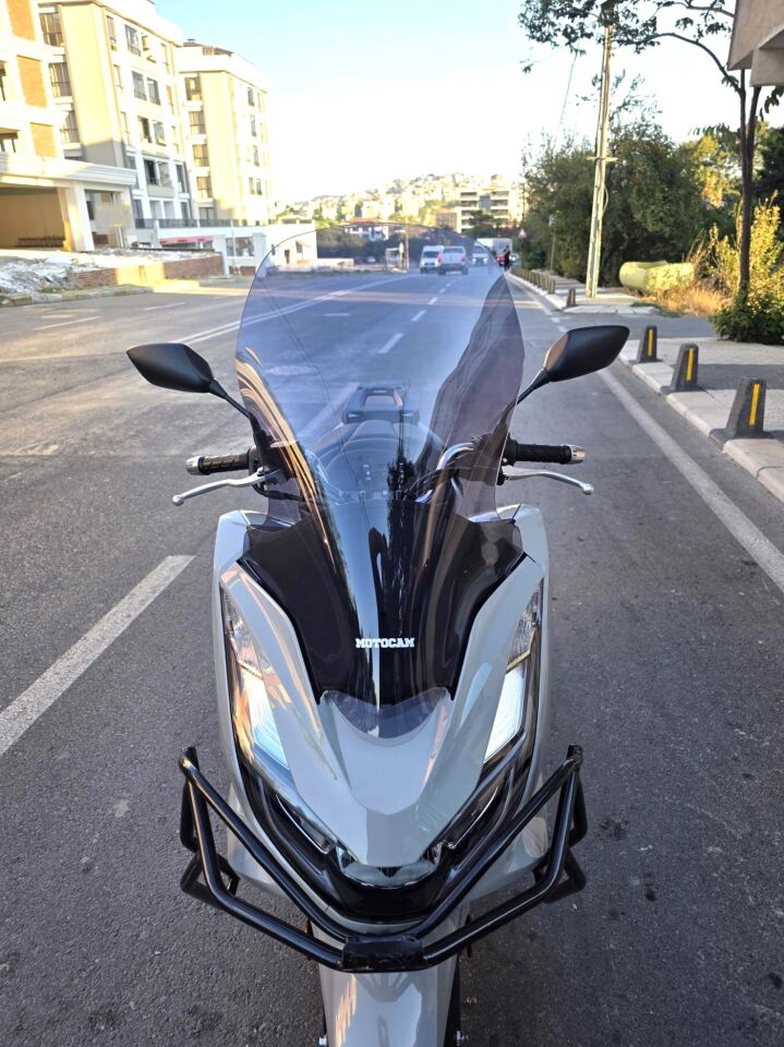 MOTOCAM Honda PCX Ön Cam 2021-2024 Model 65cm Füme Renkli 4mm