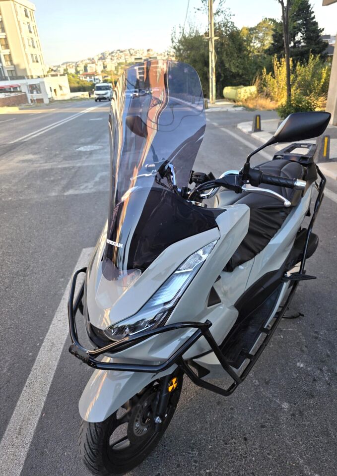 MOTOCAM Honda PCX Ön Cam 2021-2024 Model 65cm Füme Renkli 4mm