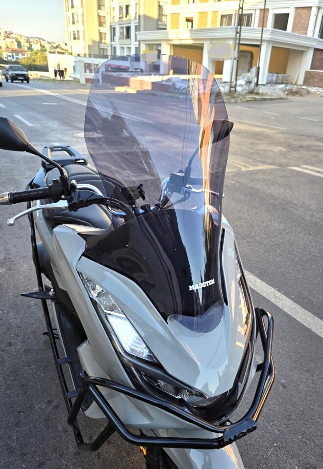 MOTOCAM Honda PCX Ön Cam 2021-2024 Model 65cm Füme Renkli 4mm