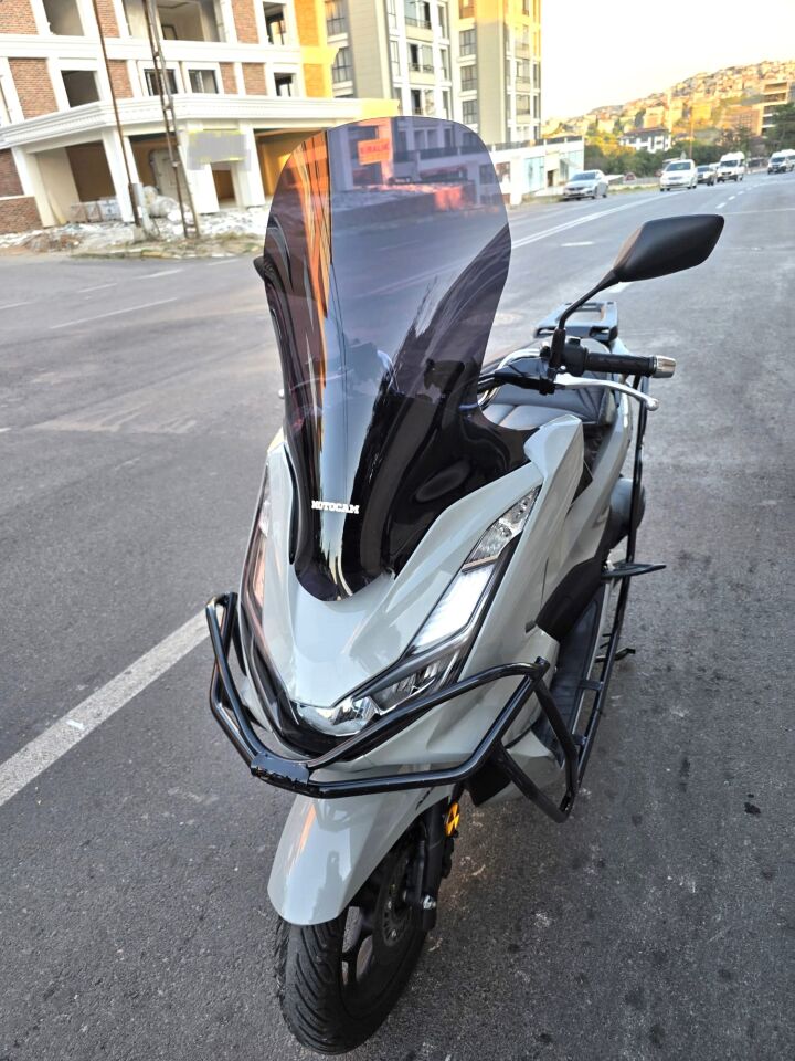 MOTOCAM Honda PCX Ön Cam 2021-2024 Model 65cm Siyah Renkli 4mm