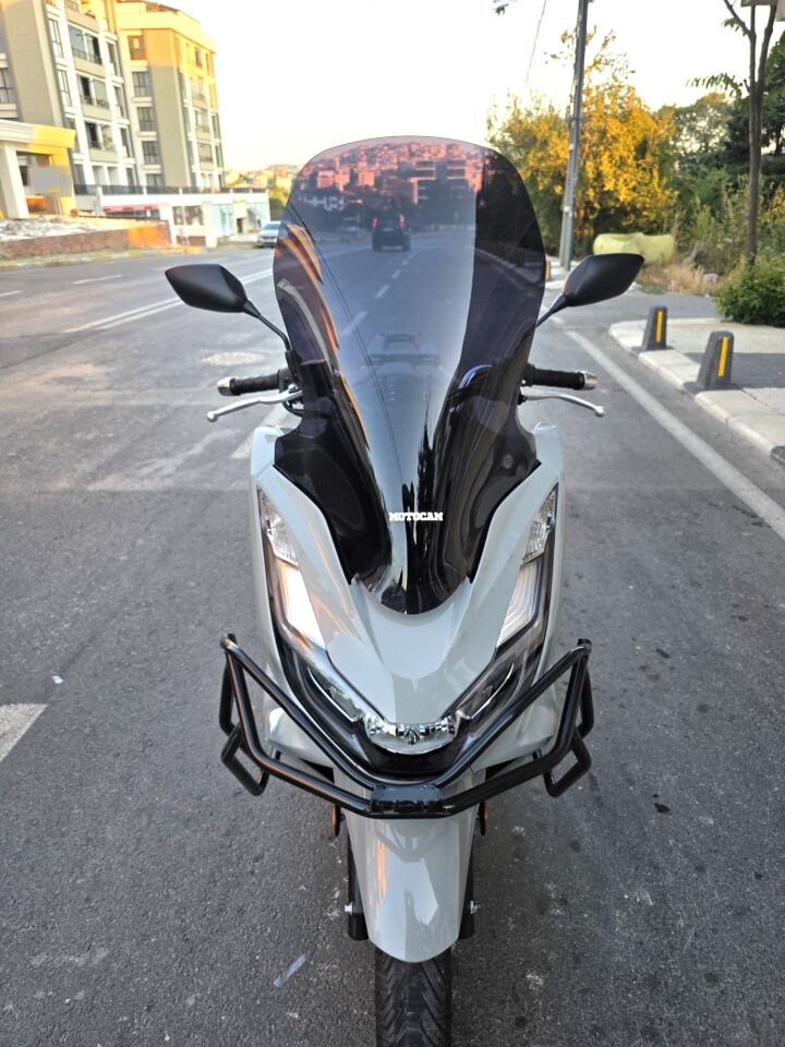 MOTOCAM Honda PCX Ön Cam 2021-2024 Model 65cm Siyah Renkli 4mm