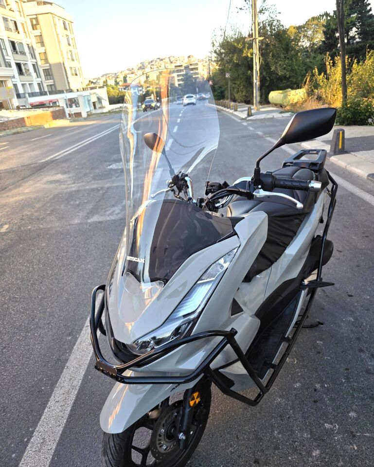 MOTOCAM Honda PCX Ön Cam 2021-2024 Model 65cm Şeffaf Renkli 4mm