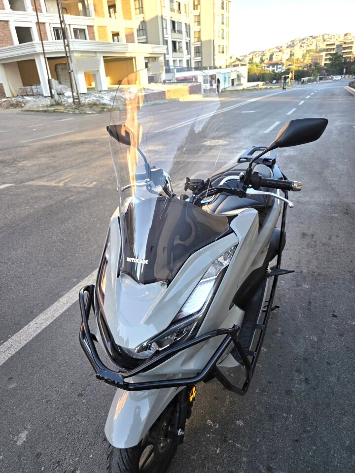 MOTOCAM Honda PCX Ön Cam 2021-2024 Model 65cm Şeffaf Renkli 4mm