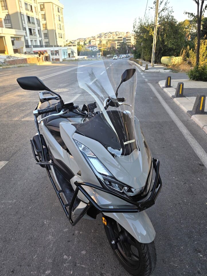 MOTOCAM Honda PCX Ön Cam 2021-2024 Model 65cm Şeffaf Renkli 4mm
