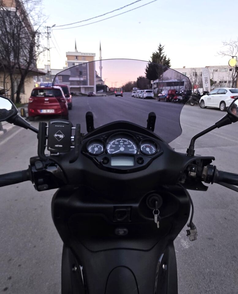 MOTOCAM Yamaha Xcity 250 Ön Cam 2007-2017 Model 40cm Füme Renkli 4mm