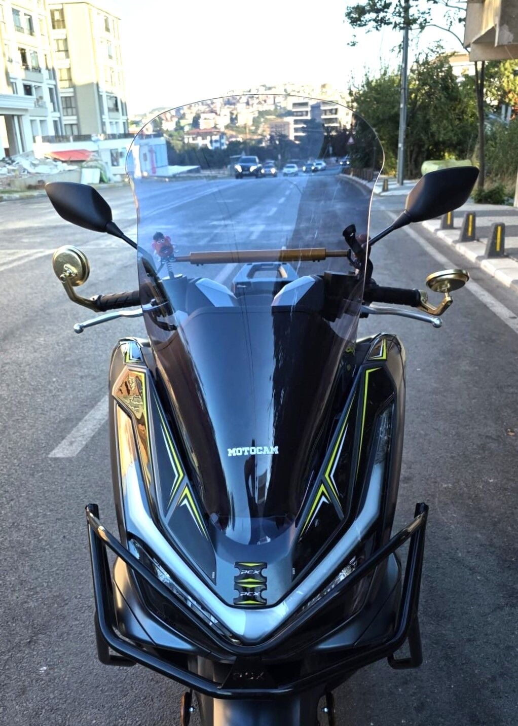 MOTOCAM Honda PCX Ön Cam 2025-2026 Model 66cm Füme Renkli 4mm