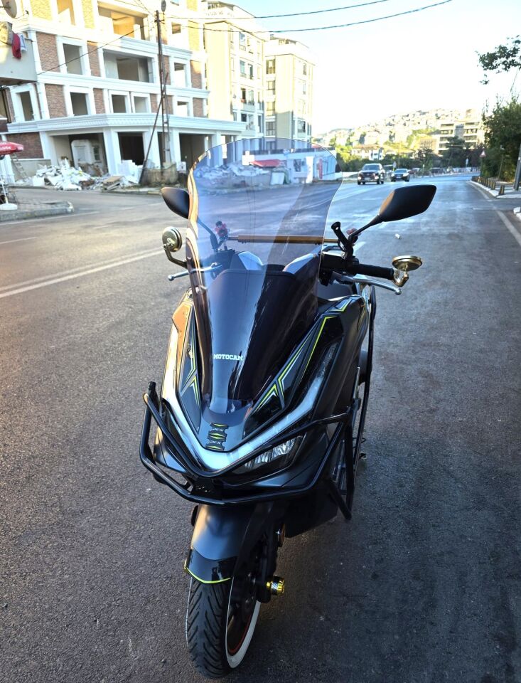 MOTOCAM Honda PCX Ön Cam 2025-2026 Model 66cm Füme Renkli 4mm